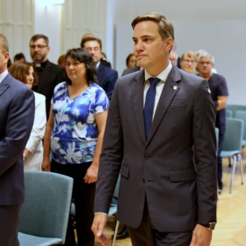 Slávnostné zastupiteľstvo vzdalo poctu Jánovi Petrovi a Miloslavovi Chomovi
