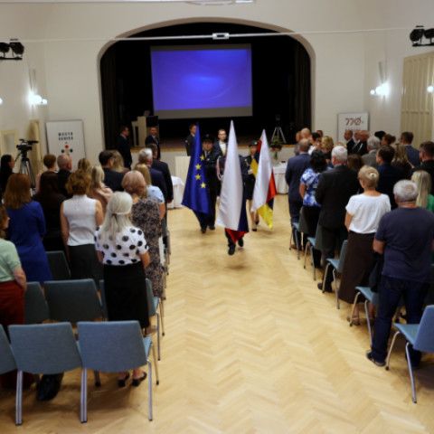 Slávnostné zastupiteľstvo vzdalo poctu Jánovi Petrovi a Miloslavovi Chomovi