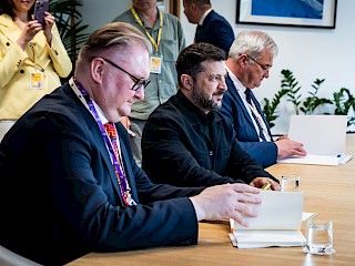 Premiér R. Fico sa v Bruseli stretol s ukrajinským prezidentom V. Zelenským