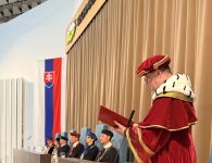 Na TUZVO začali promócie v univerzitných študijných programoch, pokračovať budú vo fakultných