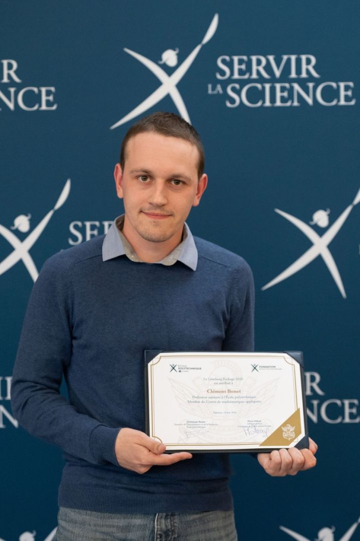 Quatre jeunes scientifiques lancent leur projet de recherche à l'X