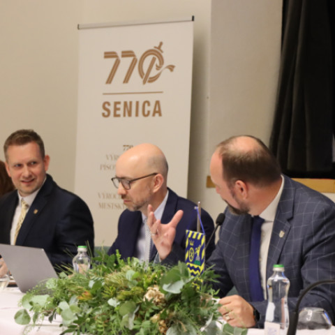 Krajskí poslanci rokovali v Senici o ďalších investíciách do regiónu
