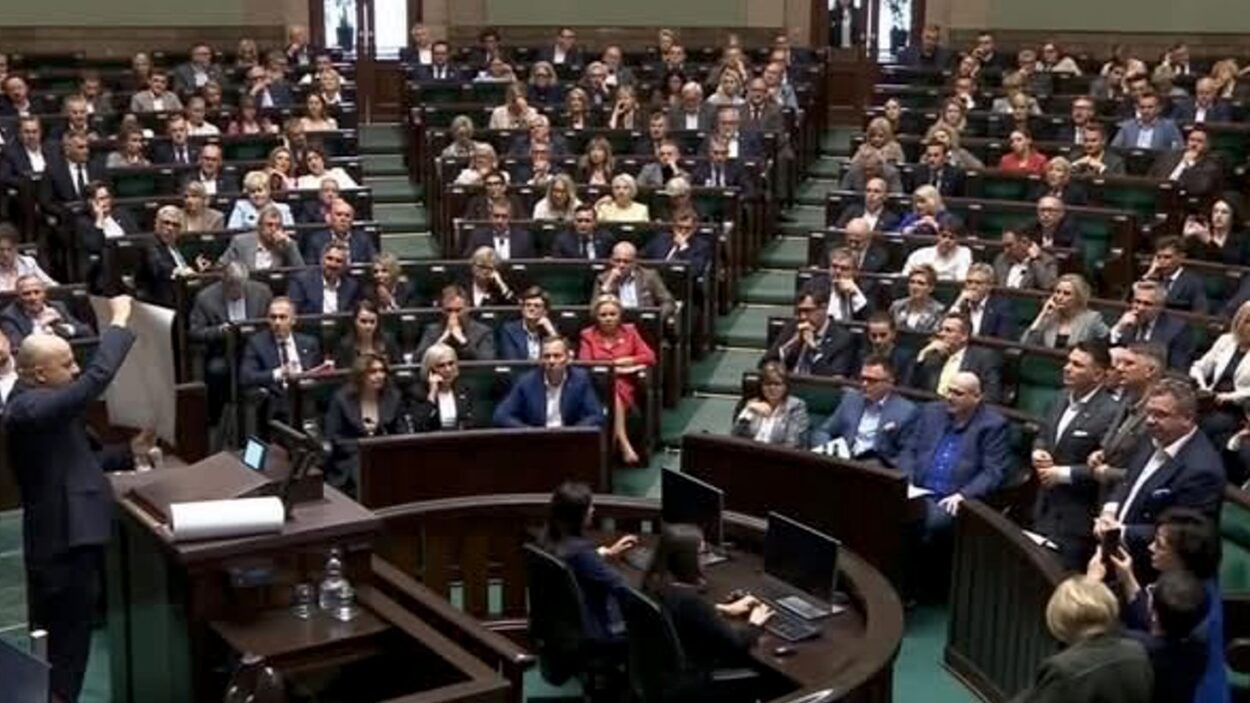 Ohydne! Posłowie koalicji Tuska nie chcieli uczcić minutą ciszy pamięć Henry’ego Nowak
