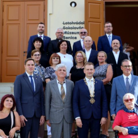 Slávnostné zastupiteľstvo vzdalo poctu Jánovi Petrovi a Miloslavovi Chomovi
