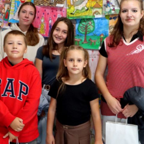 Dobšinského rozprávka Myšacia bundička ožila v 152 detských obrázkoch