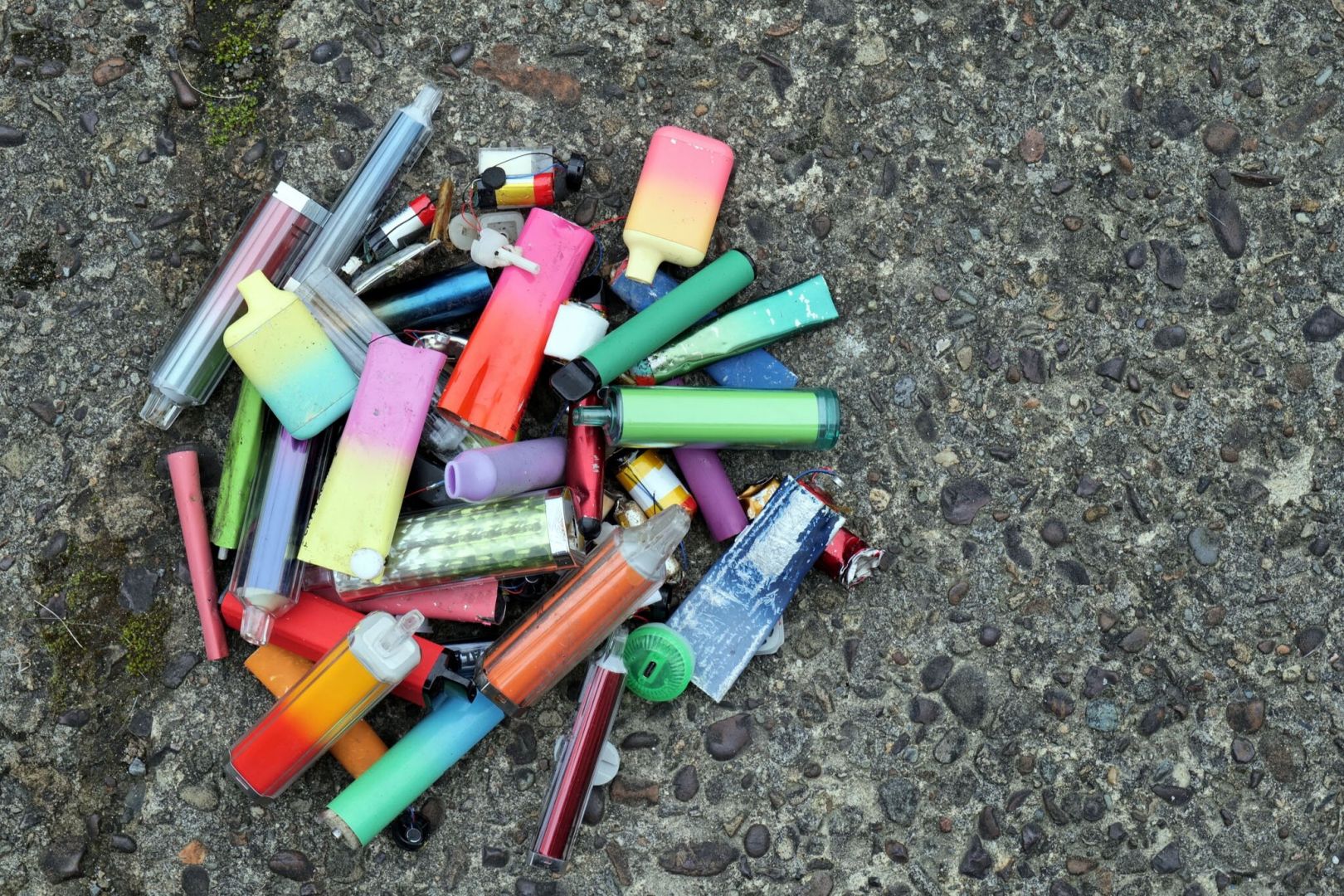 Händler müssen Einweg-Vapes zurück­nehmen