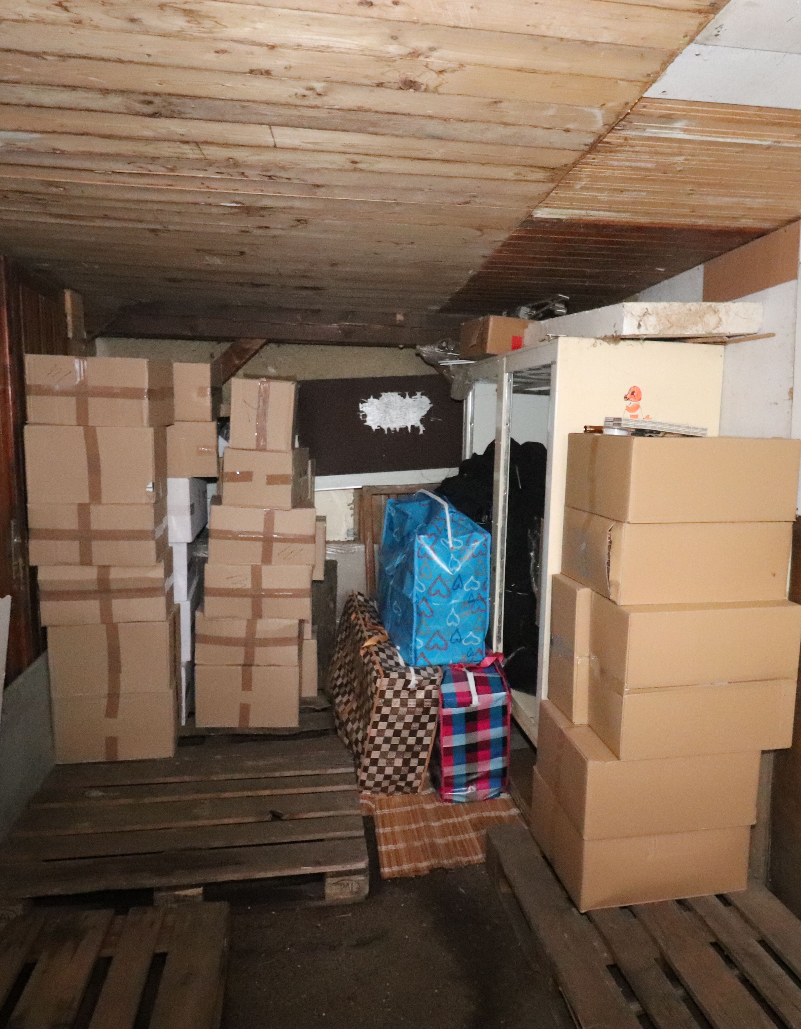 Na Karlovarsku zajistili celníci cigarety za více než tři miliony korun