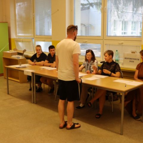 Účasť na referende bola aj v Senici nizka