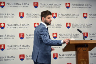 Šimečka hovorí o tajnej službe. Za kauzou jeho matky má byť podľa neho snaha poškodiť PS