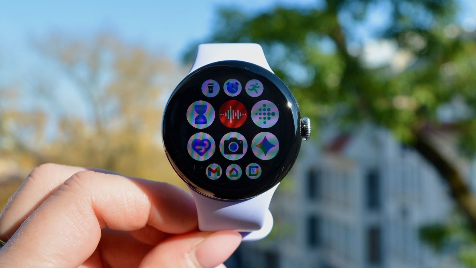 Aktualizácia Google Pixel Watch prináša praktické gestá aj osobnejšieho asistenta