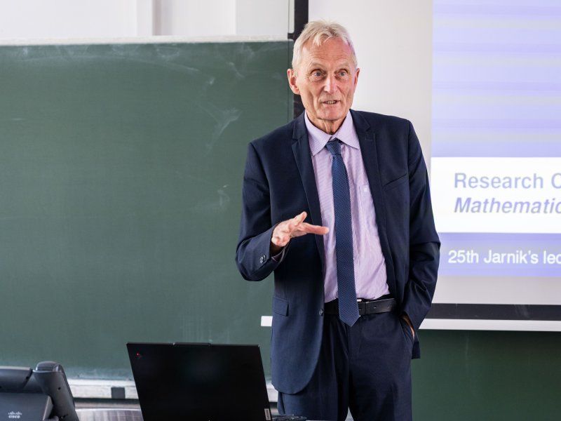 Jarníkovská přednáška profesora Mehrmanna
