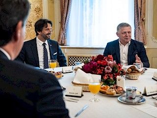 Predseda vlády SR Robert Fico sa stretol s ministrom obrany Srbska Bratislavom Gašićom