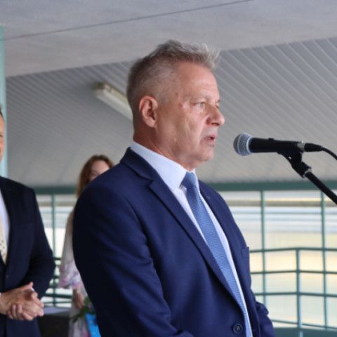 Školákom dnes začínajú prázdniny