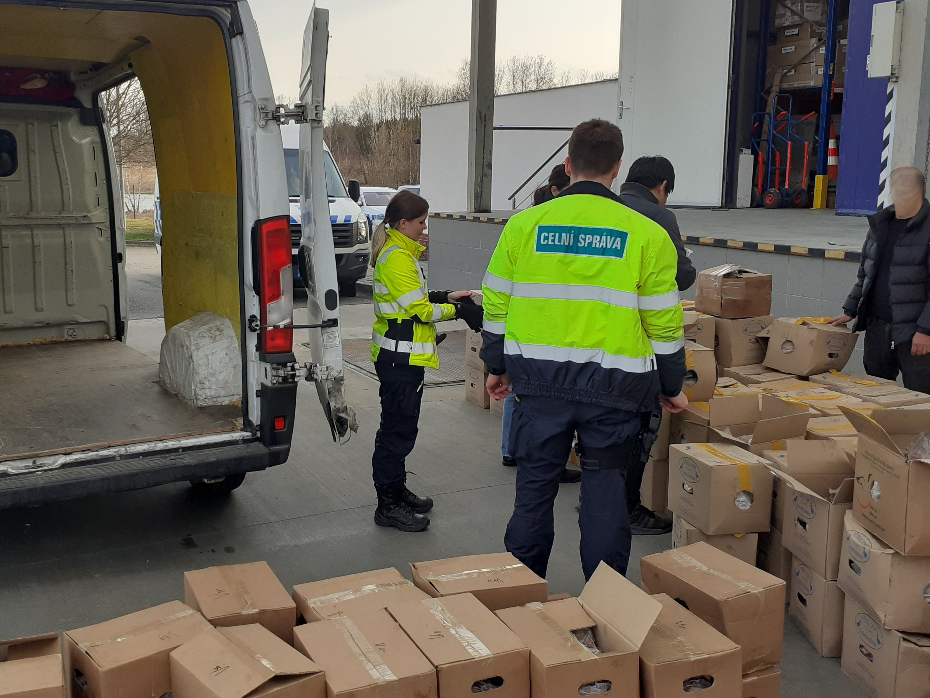 Tunu závadného masa zadrželi celníci na Vysočině