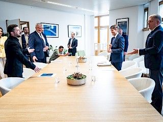 Premiér R. Fico sa v Bruseli stretol s ukrajinským prezidentom V. Zelenským