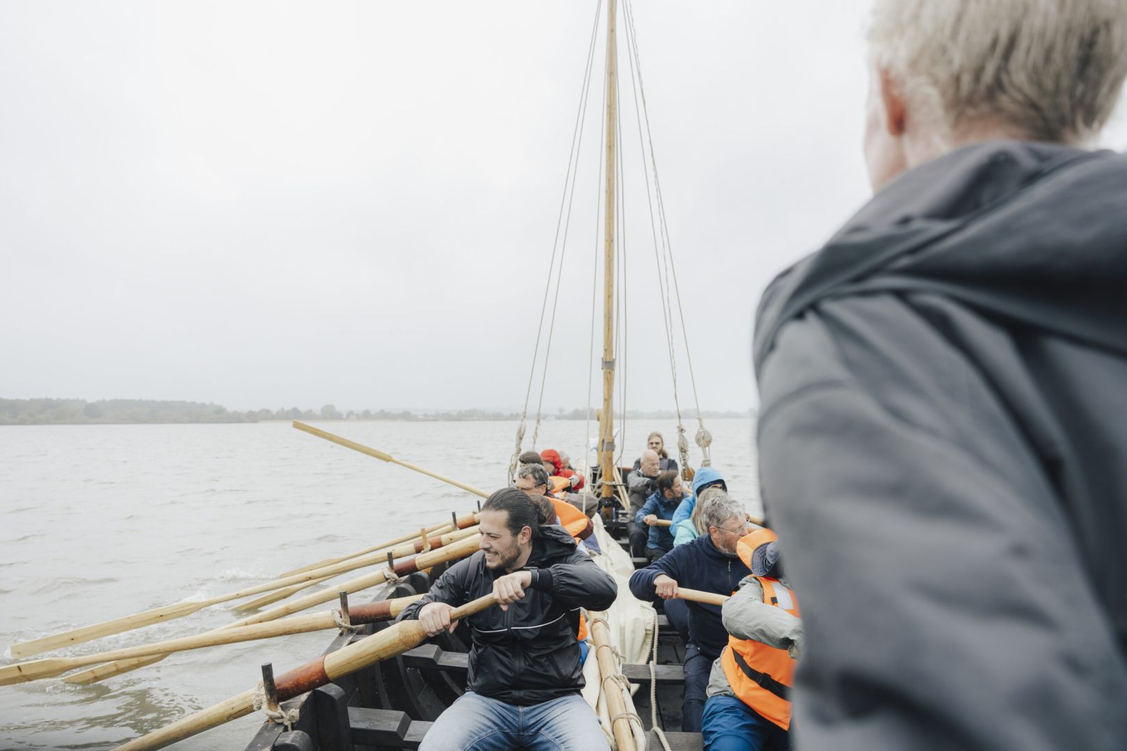 Gegen den Wind. Gemeinsam im Takt.
