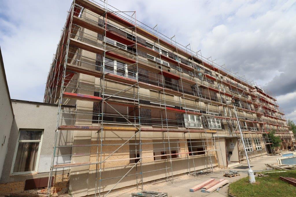 Navrhni a postav. Miras dokončil modernizaci školy metodou, která přinese výrazné a měřitelné úspory