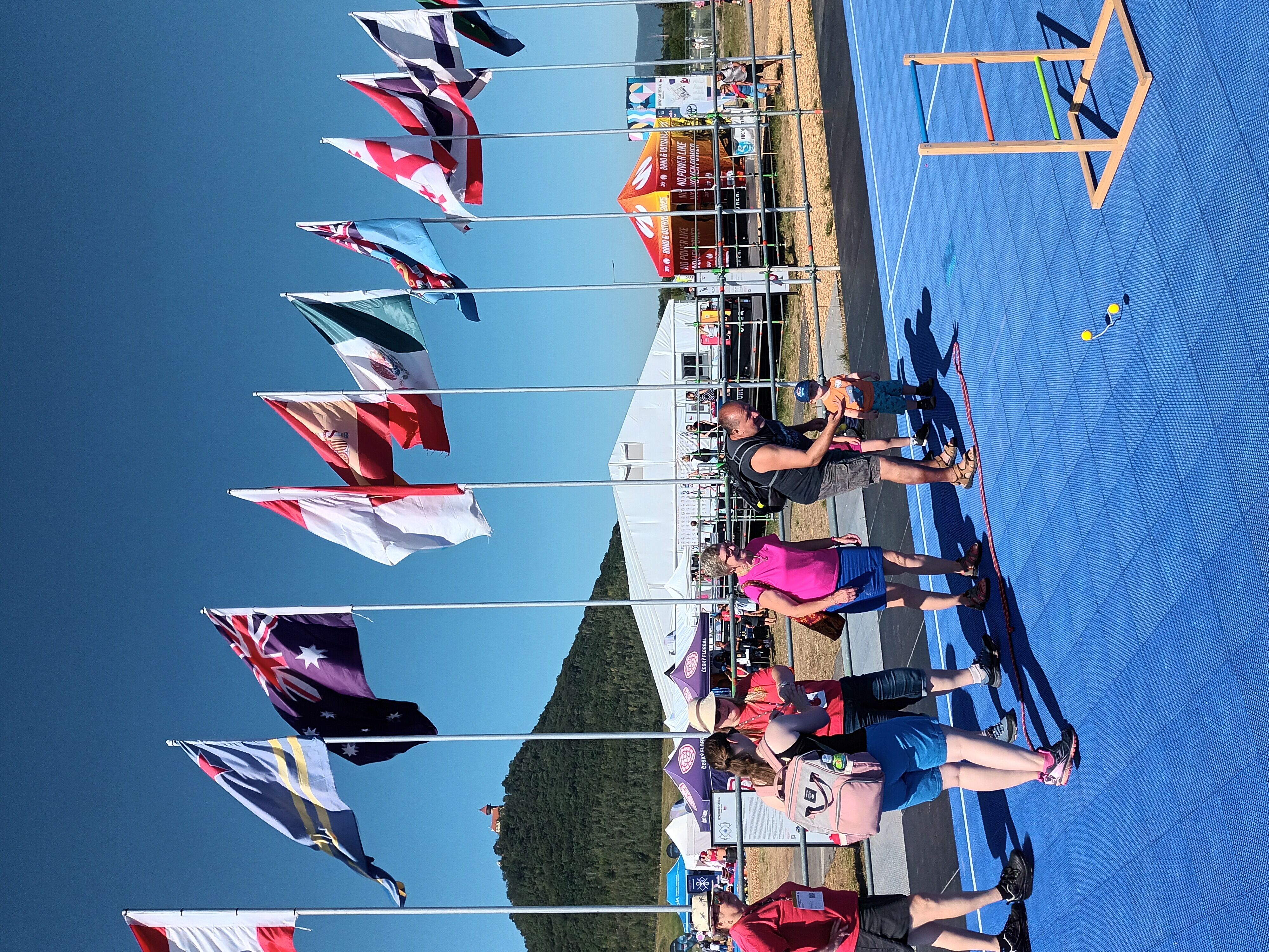 Olympijský festival U Jezera Most přivítal seniory na dni plném sportu a zábavy