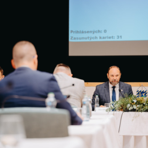 Krajskí poslanci rokovali v Senici o ďalších investíciách do regiónu