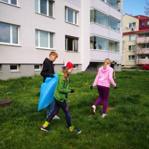 Žiaci zo seneckých škôl opäť pomohli mestu pri príležitosti Dňa Zeme