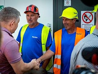 Robert Fico o ľuďoch pracujúcich vo vysokých teplotách: Robiť v týchto podmienkach je niekedy na hranici hrdinstva