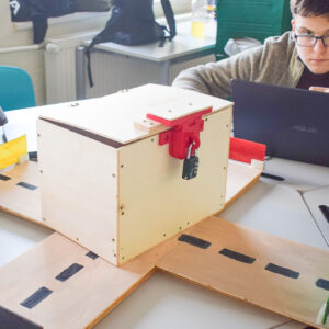 Žiaci seneckej základnej školy s VJM vytvorili jedinečnú únikovú miestnosť