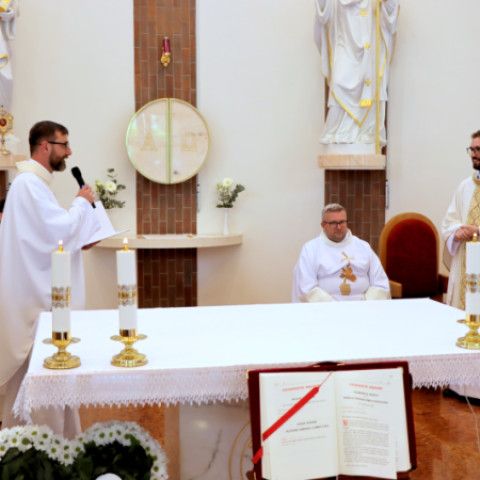 Novokňaz Jakub Jurkovič slávil v Senici primičnú svätú omšu