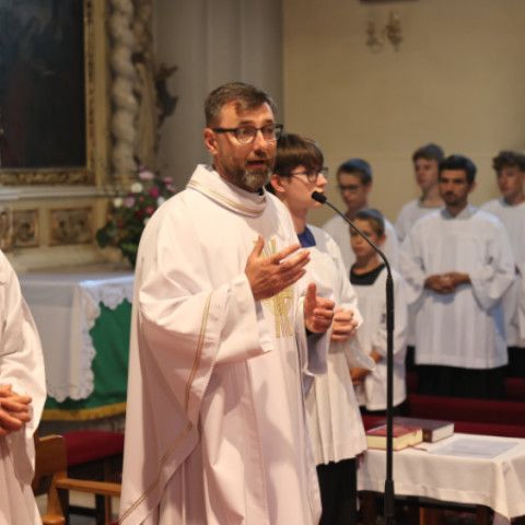 Slávnostné zastupiteľstvo vzdalo poctu Jánovi Petrovi a Miloslavovi Chomovi