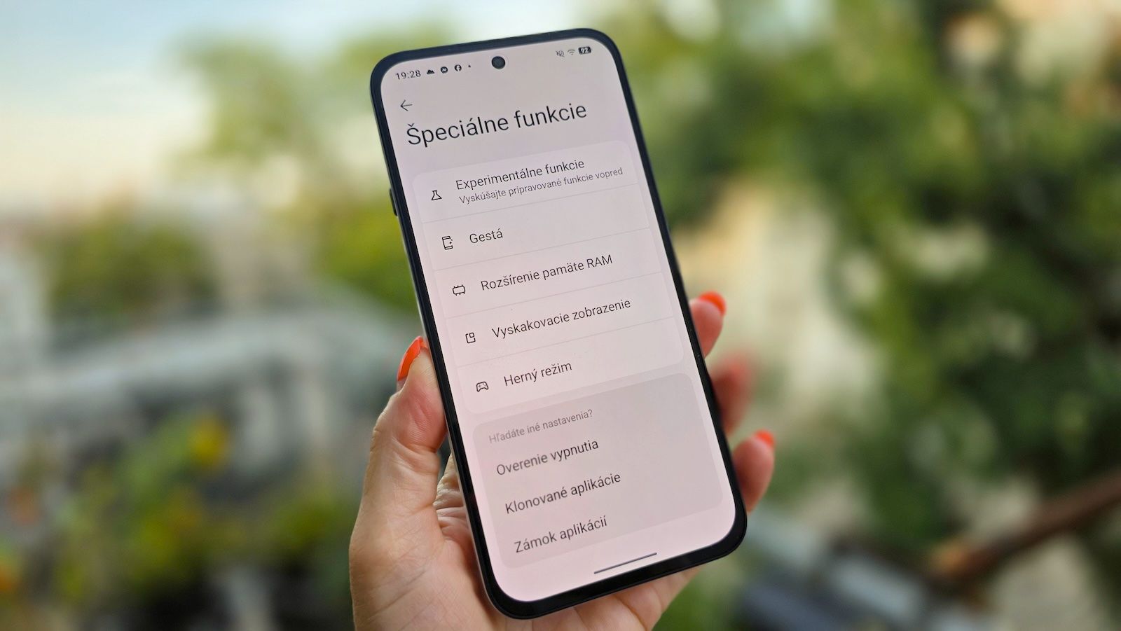 Recenzia Nothing Phone (4b): Rozumná štýlovka