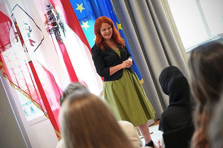 LRin Hagele ehrte Tirols Erste-Hilfe-Nachwuchs