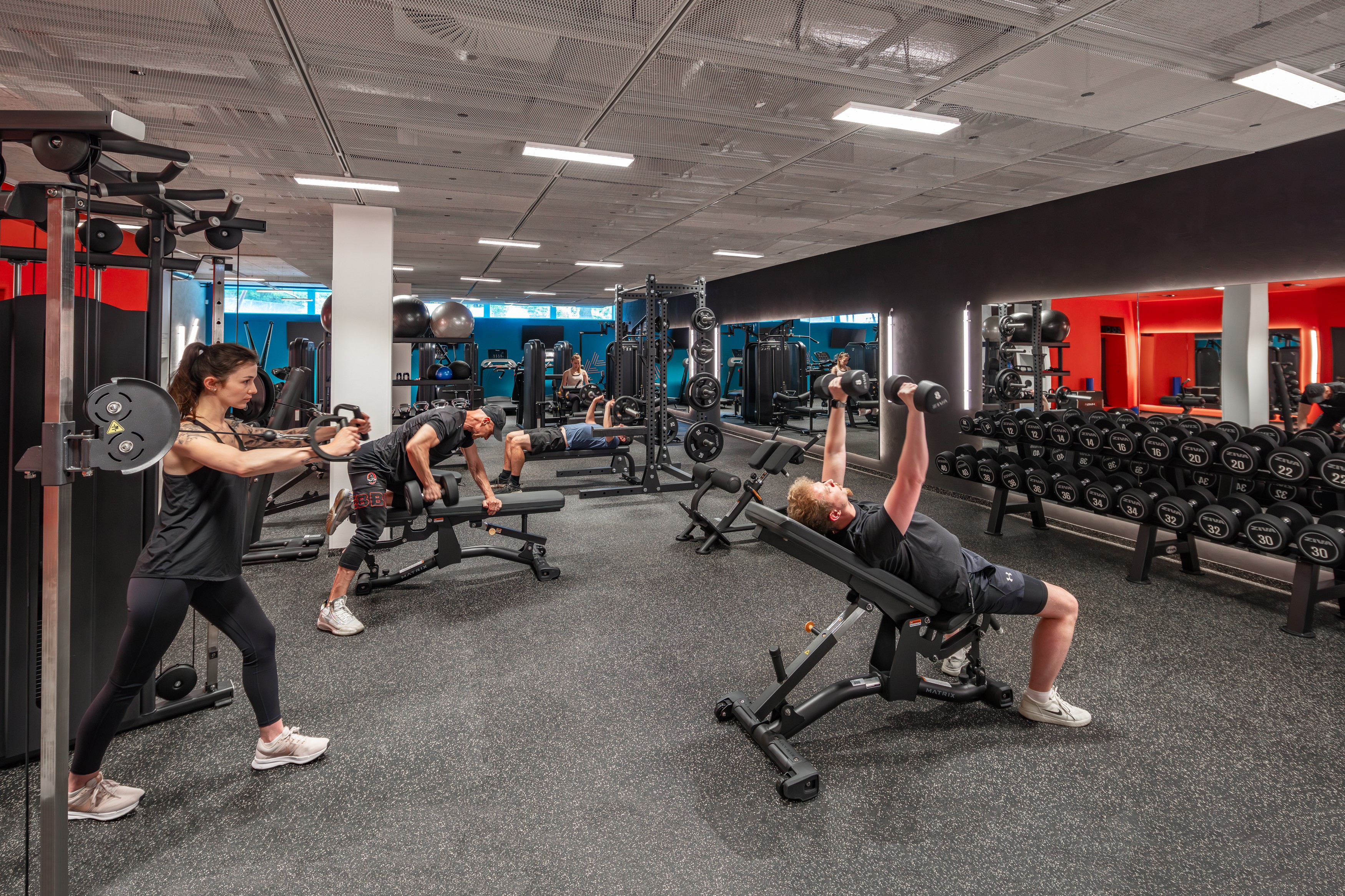 Sportovní centrum Well & Fit v Hotelu Duo (Praha 9) je oficiálně otevřeno! Nabízí nové zázemí pro aktivní životní styl, relaxaci a regeneraci.