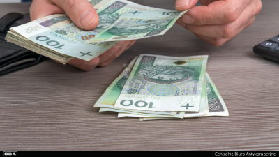 Prawie milion złotych fikcyjnych darowizn dla parafii