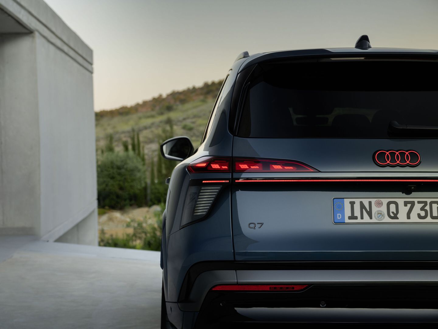 Third generation of the successful SUV: new Audi Q7 combines versatility and performance