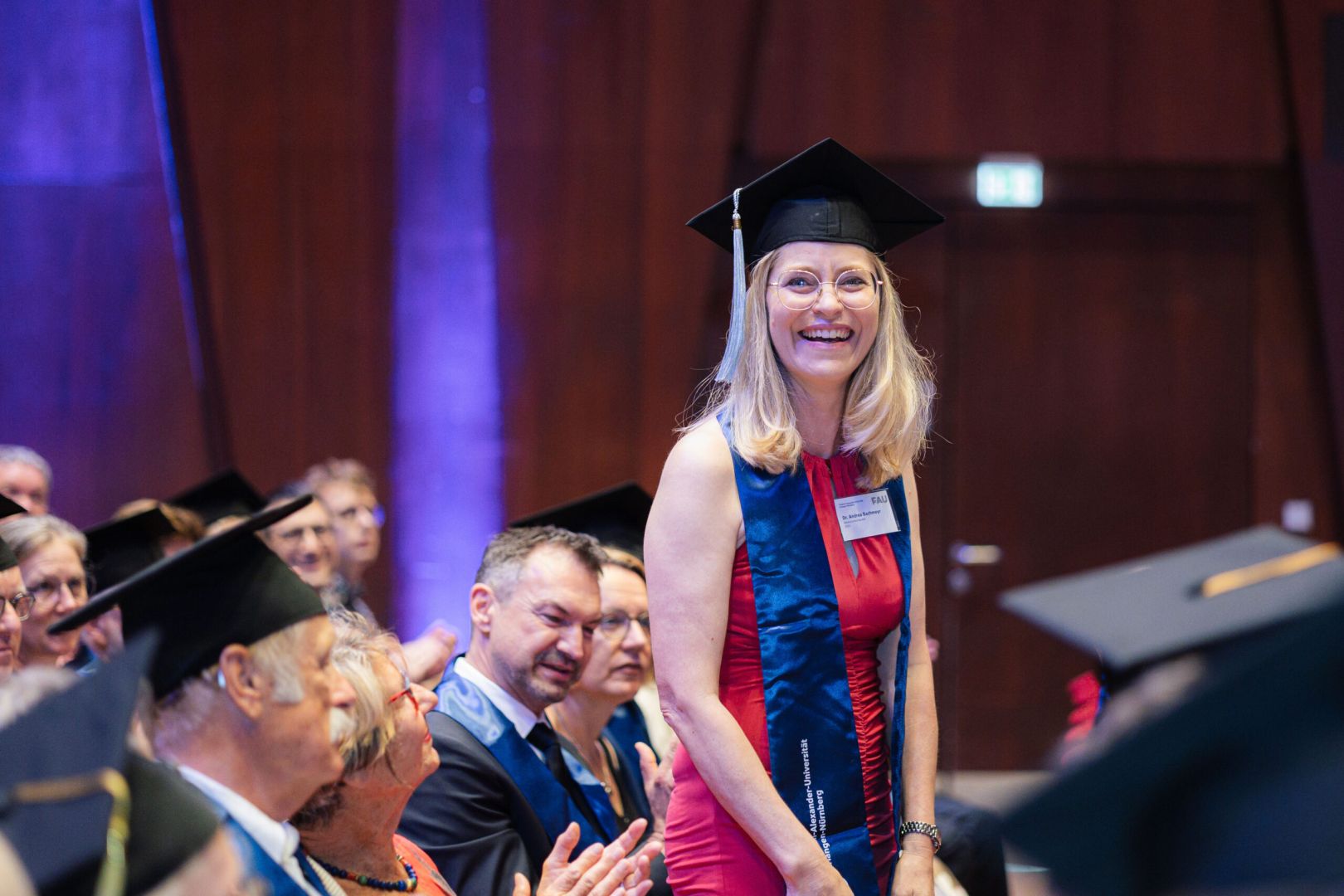 Alumni im Mittelpunkt: Erfolge feiern – Generationen verbinden.