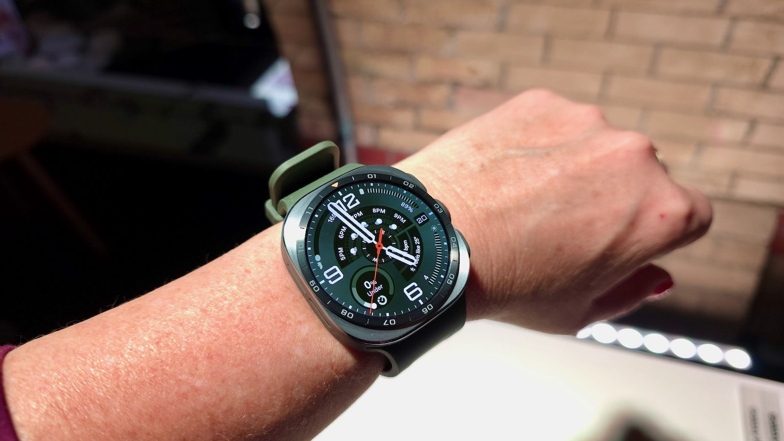 Samsung Galaxy Watch9 a Galaxy Watch Ultra2 oficiálne: Titán, 5 000 nitov a nové funkcie