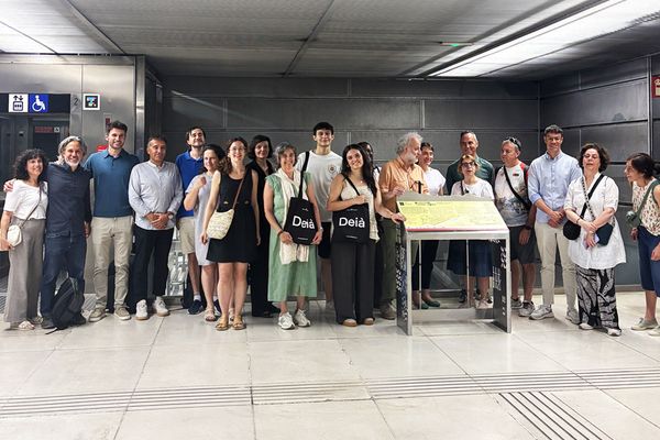 TMB i l'Escola d'Art Deià inauguren el projecte d'accessibilitat "Acostem Torre Baró" a l'estació de metro de Canyelles
