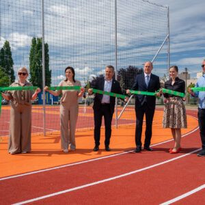 Slávnostné odovzdanie výsledkov projektu „Športový areál ZŠ Mlynská – 1. etapa“ spolufinancovaného z Programu Slovensko