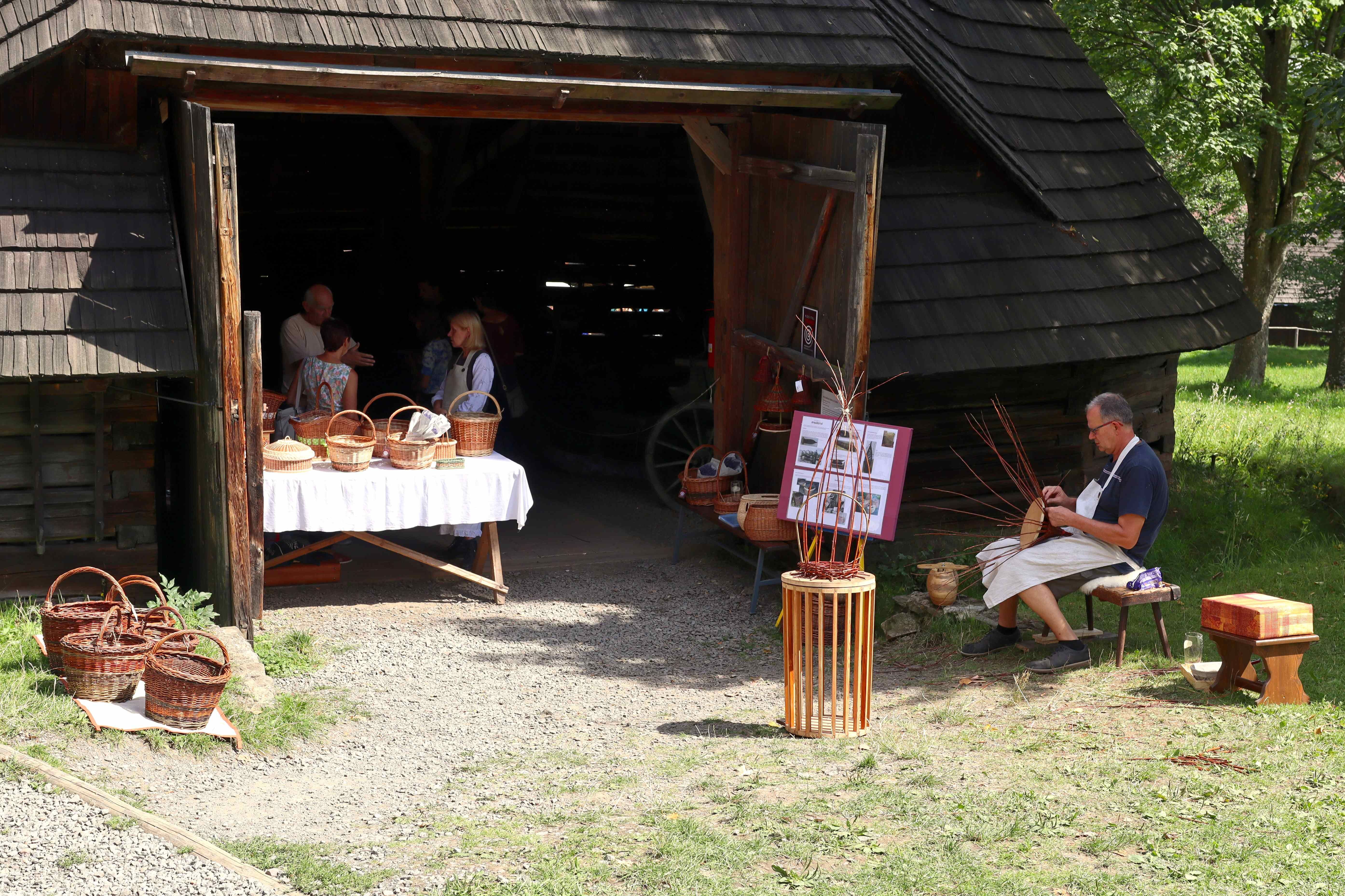 Ukázky tradičního zpracování zemědělských plodin na Veselém Kopci