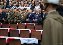 Ceremonia pogrzebowa żołnierzy NSZ ze Zgrupowania kpt. Henryka Flamego „Bartka”