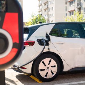 Nové nabíjacie stanice pre elektromobily budú v prevádzke od 1. augusta