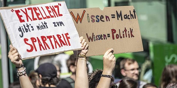 Protest gegen Budgetkürzungen: Universitäten setzen gemeinsames Zeichen in Graz