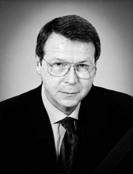 З сумом повідомляємо про смерть народного депутата України IV, V та VI скликань Сергія Осики