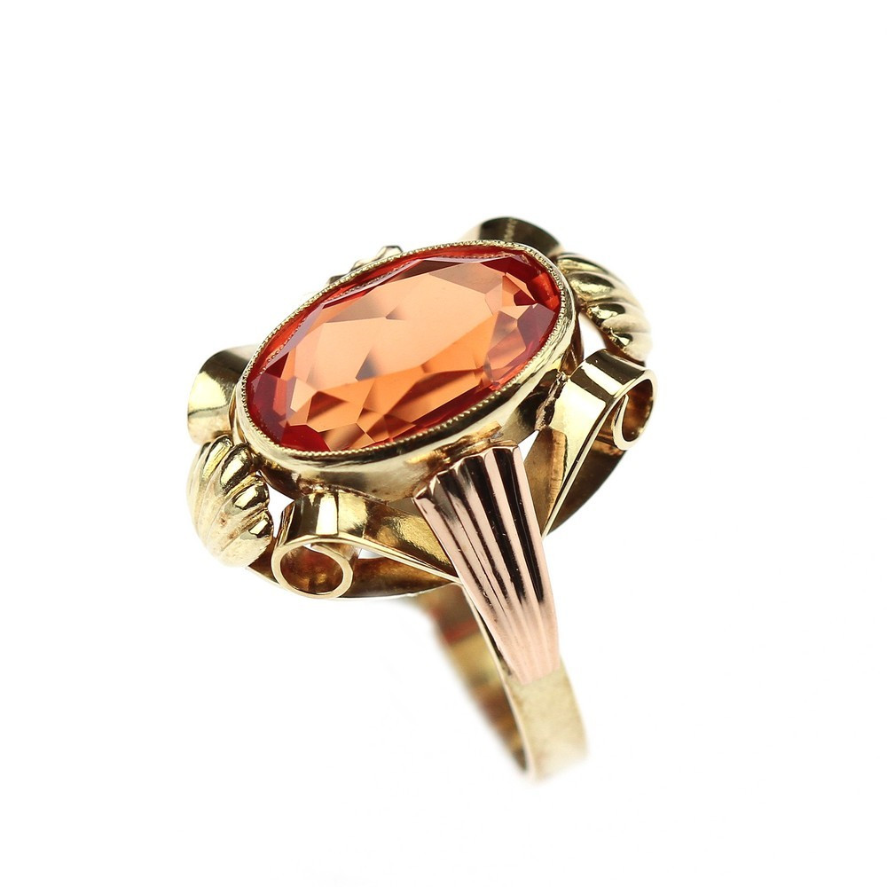 Nákupní tip: Mezinárodní den žen – 5 starožitných šperků jako pocta ženské kráse