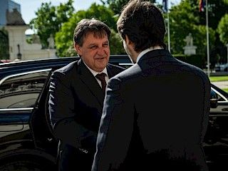 Predseda vlády SR Robert Fico sa stretol s ministrom obrany Srbska Bratislavom Gašićom