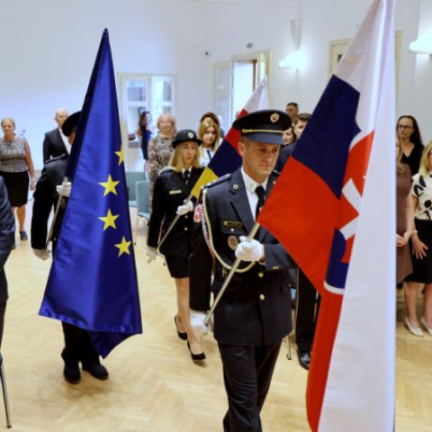 Slávnostné zastupiteľstvo vzdalo poctu Jánovi Petrovi a Miloslavovi Chomovi