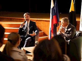 Premiér Robert Fico diskutoval so študentmi v Handlovej