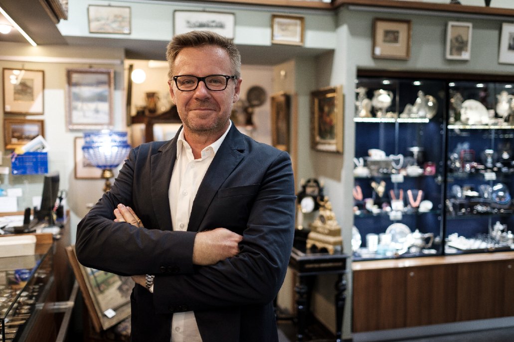 Trh se starožitnými šperky zažívá růst; zlato posiluje