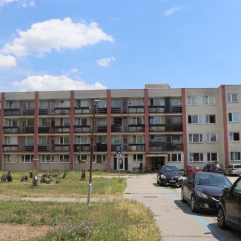 Bytovka na Hurbanovej pod novou strechou