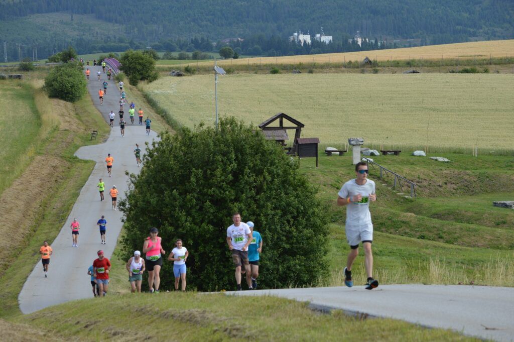 Štrba sa pripravuje na 48. ročník Malého štrbského maratónu a opäť ho navštívi viac ako 800 bežcov