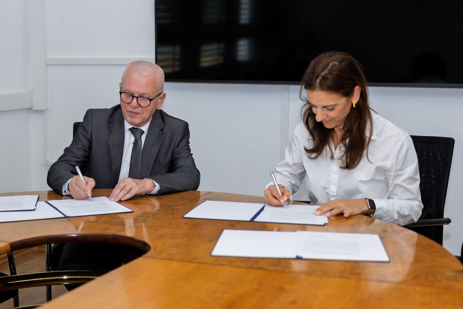 Memorandum o spolupráci so spoločnosťou Ernst & Young